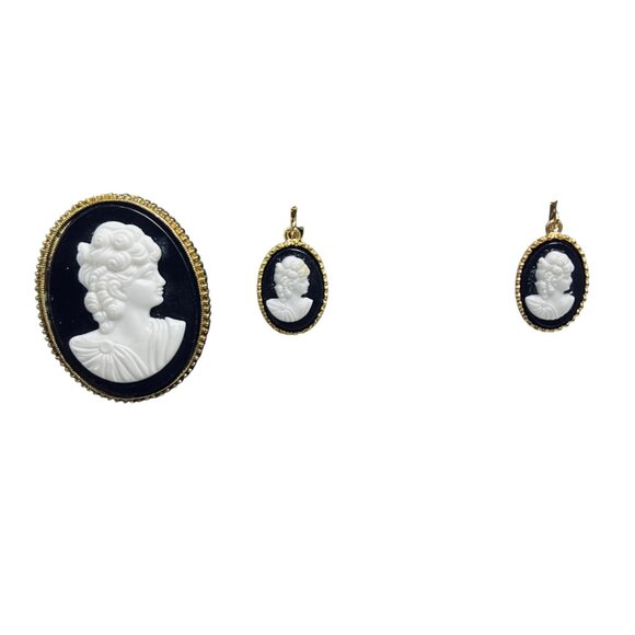 Gold Tone, Black & White Celluloid Cameo Brooch With Clip On Earrings (5724) - Picture 2 of 11
